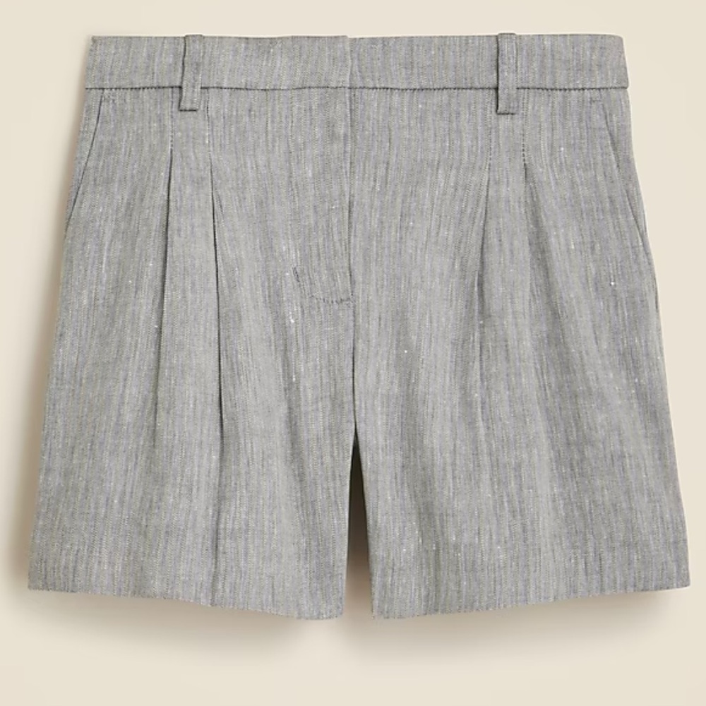 NWT J.CREW
Lucia short in herringbone linen blend
Ivory Navy Herringbone
SZ 4